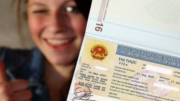 Việc nắm rõ quy định pháp luật và quy trình xin cấp visa làm việc cho người nước ngoài sẽ giúp doanh nghiệp hạn chế những rủi ro pháp lý